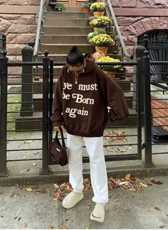 Brown Sweatshirt, Fashion 90s, Brown Fits, Brown Outfit, Streetwear Fashion Women, Winter Fits, Mode Inspo, 가을 패션, Lookbook Outfits