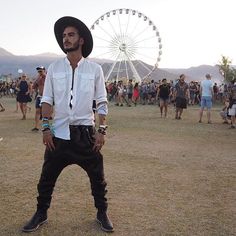 coachella 2016 men 1.5 Coachella Men Outfit, Men Coachella, Coachella Mens Fashion, Estilo Burning Man, Looks Coachella, Cochella Outfits Ideas, Coachella Theme Party, Coachella Outfit Men, Coachella Fest