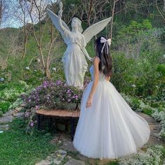 Fairy Princess Aesthetic, Flowers Fairycore, Hairstyle Flowers, Pixie Aesthetic, Virgo Aesthetic, Forest Princess, Fairy Boy, Spring Purple, White Tulle Dress