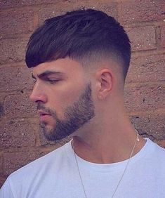 This is the biggest gallery to inspire you about all short haircuts for men. If you desire a short haircut, take a quick look. Short Fade Haircut, Drop Fade Haircut, Crop Haircut, Gents Hair Style, Stylish Short Haircuts, Mens Hairstyles Thick Hair, Cool Mens Haircuts, Men Haircut Styles