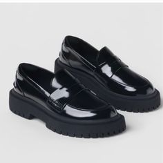 Worn Twice Trendy Black Platform Loafers With Rubber Sole, Trendy Black Loafers With Textured Sole, Black Flat Platform Loafers With Rubber Sole, Zara Black Loafers For Work, Casual Zara Loafers With Round Toe, Zara Black Round Toe Loafers, Zara Black Loafers For Fall, Trendy Zara Loafers With Round Toe, Girls Loafers