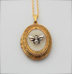 Ornate Locket Bumblebee Necklace Oval Brass Gold by verabel on Etsy https://www.etsy.com/listing/205703770/ornate-locket-bumblebee-necklace-oval Bumblebee Necklace, Bumble Bee Necklace, Gifts For My Sister, Brass Gold, Gold Price, Brass Chain, Bumble Bee, Locket, Portland