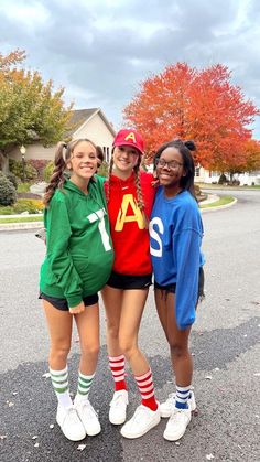 Alvin Und Die Chipmunks, Halloween Group Costumes, Disfarces Halloween, Costumes For Teenage Girl, Trio Costumes, Unique Couple Halloween Costumes, Spirit Week Outfits, Halloween Group, Friend Costumes