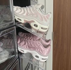 Tns Nike, Nike Women Outfits, Girly Shoes, Cute Nikes, Aesthetic Shoes, Nike Air Max Plus