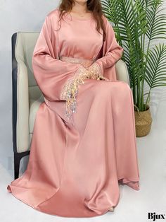 Bjux - Elegant Crew Neck Long Sleeve Loose Solid Color Abayas Dress - Womens Clothing Elegant Pink Thobe For Wedding, Elegant Pink Thobe For Eid, Elegant Long Pink Thobe, Elegant Long Sleeve Pink Kaftan, Pocket Abaya, Traditional Clothing, Dress Cuts, Sleeve Detail, Long Length