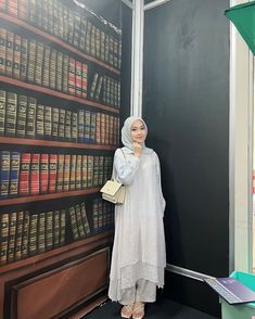 Style Kondangan Hijab, Mix And Match Outfits Hijab, Muslimah Clothing, Rok Outfit, Muslimah Style, Fashion Identity, Gamis Dress