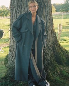 Josefine H J, Full Skirts, Fall Photoshoot, French Twist, Fall Pictures, Mood Board Fashion, Ladies Of London, Autumn Outfit, Long Coat