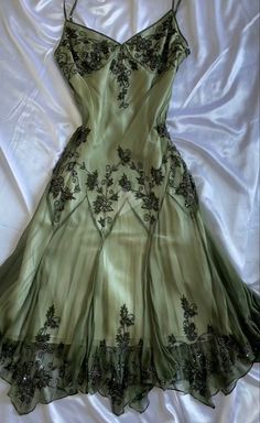 22th Birthday, Clothing Aesthetics, Green Prom Dresses, Tea Length Prom Dress, Whimsical Dress, Green Prom, Floral Prom Dresses, Dream Outfits