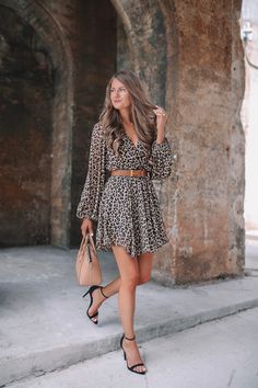 Leopard Date Night Dress – Southern Curls & Pearls Manhattan Fashion, Dress Date Night Outfit, Southern Curls And Pearls, Date Night Dress, Print Chiffon Dress, Night Out Outfit, Date Night Dresses, Fashion Night, Modern Dress