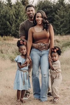 Winter Fashion For Women, Count My Blessings, Spring Family Pictures, Fall Family Portraits, My Blessings, Fall Family Photo Outfits, Family Photoshoot Outfits, Outdoor Family Photos, Family Photo Pose