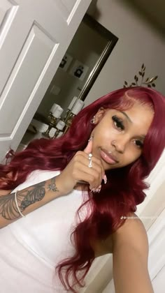 Red Wig Outfit Ideas, Ginger Side Part, Red Wig Hairstyles For Black Women, Very Cute Hairstyles, Side Part With Curls, Bad Ash, Body Pic, Red Wig, Lash Extensions Styles