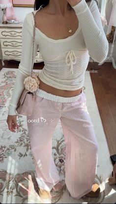 Pink Pastry, Street Style Outfits Casual, Pink Fall, Clueless Outfits, Cold Outfits, School Fits, Girly Outfits, Cozy Fashion