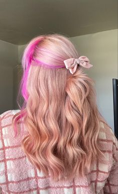 Strawberry Blonde With Pink Underneath, Strawberry Blond And Pink Hair, Strawberry Blonde Hair With Pink Streaks, Blonde Cooper, Blonde Hair Red Streaks, Pale Blonde Hair, Blonde Dye, Fall Blonde Hair