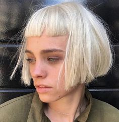 Creative Haircuts, Edgy Short Haircuts, Oval Face Haircuts, Edgy Haircuts, Corte Bob, Bob Hairstyles With Bangs, Light Blonde Hair, Short Bangs, Boring Hair