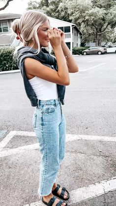 Spring Outfits Inspiration, 2022 Spring Outfits, Spring Outfit Aesthetic, Spring Outfits Aesthetic, 2023 Aesthetic, Outfit Ideas Spring, 2024 Aesthetic, California Outfits, Mom Jeans Outfit