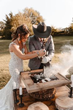 Flower Girl And Ring Bearer, Country Wedding Pictures, Country Wedding Ideas, Western Style Wedding, Cowgirl Wedding, Yard Wedding