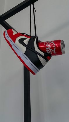 Sneakers Pictures, Photo Nike, Fashion Logo Branding, Jordan Shoes Retro, Basket Vintage, All Nike Shoes, Nike Shoes Jordans, Insta Ideas