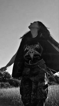 Black Metal Outfits Women, Metal Girl Aesthetic, Metal Head Girl, Metal Head Fashion, Female Metalhead, Metal Head Aesthetic