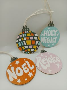 Rejoice Disco Ball Retro Ornament, Noel Wood Glitter Holiday Present Topper - Etsy Preppy Ornaments, Homemade Tree Topper, Disco Ball Ornaments, Cute Christmas Ideas, Easy Ornaments, Diy Christmas Presents, Music Ornaments, Christmas Crafty, Classroom Christmas