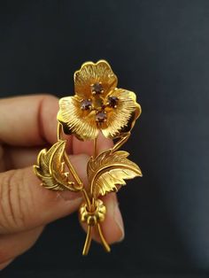 "Cute vintage gold plated brooch, with four orange precious stones Perfect condition Has the gold plate hallmarks Height 6 cm: 2 3/8\" I am happy to combine shipping" Gold Heart Earring, Flower Plates, Faceted Crystal, Flower Brooch, Heart Of Gold, Vintage French, Heart Earrings, I Am Happy, French Vintage