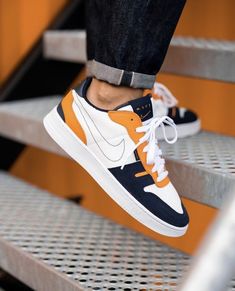 Nike Squash Type, Futuristic Shoes, Casual Leather Shoes, Nike Shoes Outlet, Swag Shoes, Casual Sport Shoes, Sneakers Men Fashion, Mens Fashion Shoes, Sneaker Collection