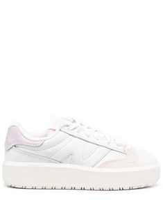 white/light pink calf leather panelled design logo patch at the tongue logo patch to the side contrasting heel counter round toe front lace-up fastening branded insole platform sole White Low-top Platform Sneakers With Vulcanized Sole, New Balance White Modern Sneakers, Modern White New Balance Sneakers, New Balance Platform Sneakers With Textured Sole, New Balance Sporty Platform Sneakers With Textured Sole, New Balance Platform Sneakers With Textured Sole For Streetwear, Sporty New Balance Platform Sneakers With Textured Sole, Casual New Balance Platform Sneakers With Textured Sole, White New Balance Sporty Chunky Sneakers