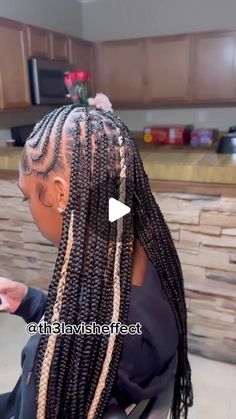 @taymaariee on Instagram: "Lemonade Braids X Knotless 💣💣😍   Large Knotless Deal For $100 Still Going Till Feb 12th (BOOK NOW)   #explorepage #lemonadebraidsxknotless #vegashairstylist #vegasbraider #lasvegashairstylist #th3lavisheffect #didbytayy" Latest Hairstyles For Ladies, Large Knotless, Braids Summer, Mens Summer Hairstyles, Lemonade Braids, Bridesmaid Hair Down, Summer Hairstyles For Medium Hair, Front Hair Styles, Easy Summer Hairstyles