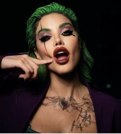 Female Joker Halloween, Joker Halloween Makeup, Halloween Makeup For Kids, Badass Halloween Costumes, Joker Halloween Costume, Fashion Costume Halloween, Female Joker, Joker Halloween, Joker Makeup