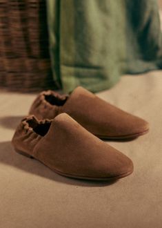 Azure Loafers - Camel - Octobre Éditions Suede Leather Shoes, Evening Shoes, Retail Therapy, Parisian Style, Summer Casual, Suede Leather, Leather Shoes, Camel, Slippers