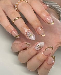 Nails Yellow, Minimalist Nails, Dream Nails, Chic Nails, Gold Nails, False Nails, Wedding Nails, Glue On Nails, Nail Art Design