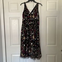 New Embroidered Dress With Lining. New Black Embroidered Dress For Date Night, Black Sleeveless Embroidered Maxi Dress, Black Floral Embroidery Dress For Date Night, Black Floral Embroidered Dress For Date Night, Black Sleeveless Maxi Dress With Floral Embroidery, Vince Camuto Dress, Embroidered Dress, Vince Camuto, Dress Black