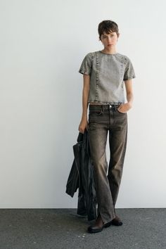 Zara Jeans Relaxed Fit Straight Leg, Edgy Straight Leg Faded Jeans, Zara Mid-rise Relaxed Fit Jeans, Edgy Faded Straight Leg Jeans, Trendy Zara Jeans With Relaxed Fit, Trendy Zara Relaxed Fit Jeans, Zara Trendy Relaxed Fit Jeans, Zara Cotton Jeans For Everyday Wear, Everyday Cotton Zara Jeans