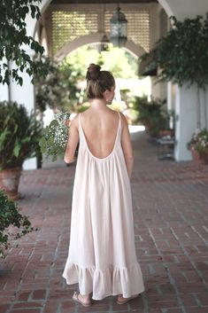 Maxi Length Slip Dress For Bridesmaids In Summer, Summer Bridesmaid Maxi Dress With Smocked Back, Flowy Backless Maxi Dress For Brunch, Summer Sundress With Low Back, Low Back Summer Dresses For Brunch, Summer Bridesmaid Backless Maxi Dress, Feminine Maxi Length Slip Dress For Summer, Flowy Backless Maxi Dress For Bridesmaid, Flowy Backless Feminine Maxi Dress