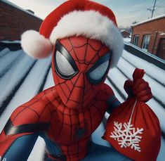 #spiderman #christmas #peterparker #santaclaus #spidermanroof #marvel Spiderman Christmas, Sasuke Sharingan, Spiderman Funny, Christmas Spider, Iphone Wallpaper For Guys, Sassy Wallpaper, Leo Dicaprio, Simple Iphone Wallpaper, Man Icon