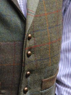 Tweed Vest With Buttons For Work, Fitted Tweed Vest For Fall, Fitted Tweed Vest With Herringbone Pattern, Fitted Tweed Vest For Winter, Fitted Tweed Vintage Vest, Fitted Vintage Tweed Vest, Vintage Fitted Tweed Vest, Vintage Tweed Vest For Work, Classic Tweed Vest