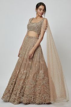 Sharara Designs Simple, Gold Lehenga Bridal, Trendy Lehenga Designs, Simple Lehenga Choli, Lehenga Ideas, Embroidered Bridal Lehenga, Engagement Dress For Bride, Latest Bridal Lehenga Designs