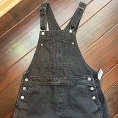 Size Small Old Navy Overalls. Brand New. Vintage Old Navy Overalls, Cheap High-waist Dark Wash Overalls, Medium Wash Non-stretch Overalls, Old Navy Overalls, Non-stretch Cotton Overalls In Dark Wash, Black Non-stretch Overalls With Pockets, Navy Blue Tie, Flannel Tops, Navy Linen