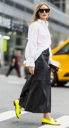 Leather Skirt Street Style, Olivia Palermo Outfit, September Outfits, Fashion Trend Forecast, Casual Glam, Olivia Palermo Style, Modest Dresses Casual