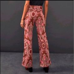 New With Tags Size 4 Retail $128 Colorway: Pink/Rose Retro Paisley Floral Print Pants With Side Zipper. Metallic Detailing In Paisley Print. Colors: Bright Pink, Brown, Metallic Rust, And White. Festive Yet Not Over The Top Holiday Vibes. Casual To Festive With A Change Of Accessories, Shoes, Top. Measurements - Waist: 14” Across Lying Flat Rise: 10 1/2” Inseam: 30” *C* Print Pant, Floral Print Pants, Holiday Vibes, Top Measurements, Paisley Floral, Print Pants, Over The Top, Printed Pants, Pink Brown