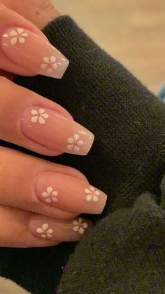 Paznokcie Hello Kitty, Simple Gel Nails, Summery Nails, Casual Nails, Nails 2021, Pretty Acrylic Nails, Short Acrylic Nails