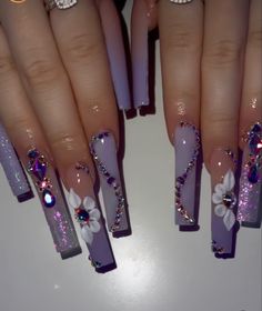 Ongles Bling Bling, Quince Nails, Quinceanera Nails, Purple Acrylic Nails, Long Acrylic Nail Designs, Lavender Nails, Drip Nails, Nails Design With Rhinestones, Cute Acrylic Nail Designs