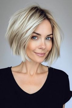 Blonde Kurzhaarfrisuren: 56+ charmante Schnitte - hairtastic.de Blond Chin Length Bob, Short Hair For Fine Hair, Choppy Blonde Bob, Bob Cuts For Fine Hair, Choppy Bobs, Lisa Hair, Bobbed Hair, Bob Blonde, Chin Length Bob