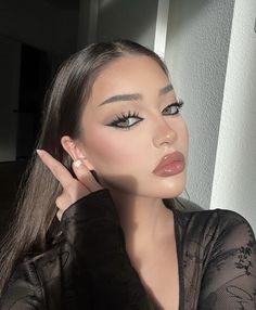 Makeup Inspo Full Face, Baddie Grunge Makeup, Dr Makeup, Disco Makeup, Scorpio Rising, Cute Eye Makeup, Lash Tech, Pinterest Makeup