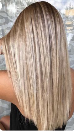 Blonde Balayage Hair Color Ideas, Dark Blonde Light Brown Hair Balayage, Hot Hair Color Trends 2023, Hair Colors Ideas For Blondes, Blonds Balayage Honey, All Over Hair Color Ideas For Blondes, Fall Blonde Hair Color Straight, Bright Highlights On Brown Hair, Blonde Hair Color Ideas For Tan Skin