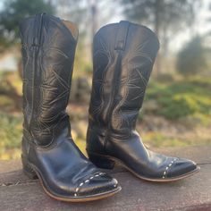 Vintage Navy Blue Acme Brand Boots In Great Condition! Turtle Grain On Cowhide, Size 7c. Ivory Backstitch Detail On Toe With Great Contrast Stitching On Shaft. Approximate Measurements: 10.25” Heel To Toe, 1.5” Heel, And 12” Shaft. Western Style Blue Leather Heeled Boots, Blue Western Almond Toe Boots, Navy Blue Cowgirl Boots, Western Style Blue Boots With Reinforced Heel, Blue Fitted Western Heeled Boots, Contrast Stitch, Cowboy Boots, Blue White, Grain