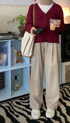 Cardigan Hijabi Outfits, Modest Casual Outfits Muslim, Modest Winter Outfits Muslim, Outfit Cardigan Hijab, Ootd Yearbook, Campus Fits, Cardigan Outfit Hijab, Korean Style Hijab, Outfit Ngampus