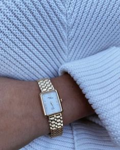 Aesthetic Watch, Sky Jewelry, Vintage Watches Women, Small Watch, Watch Fashion, Classy Jewelry, Jewelry Lookbook, Van Cleef Arpels