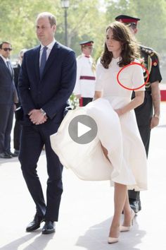 Royal Family Fashion, Kate And Meghan, Christmas Outfit Ideas, Royal Family News, Fashion Fail, Caught On Camera, Fashion Guide, Trendy Nail, Stunning Outfits