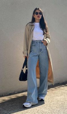 Wide Leg Outfit, Jeans And T Shirt Outfit, Outfits Con Jeans, Look Office, Jeans Outfit Women, Fashion Top Outfits, Jeans Outfit Casual, Summer Work Outfits