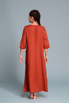 "🌿 ITEM DESCRIPTION Middle east style women's kaftan dress for summer vacation or casual wear made from washed linen in various colors. Comfy and beautiful, for all body types. DETAILS: - Made-to-measure - A-line dress - Medium side slits - Deep side pockets - 3/4 long sleeves - V neckline - Maxi or custom length - 100% linen in a medium weight, washed and softened - Big color choice, color shown RUST 🌿 SIZING Petit, Regular, Plus Size - all our clothes are custom-made, we do all sizes. The mo Linen Summer Dresses, Dress With Sleeve, Flax Clothing, Long Linen Dress, Linen Summer, Summer Linen Dresses, Wide Leg Linen Pants, Kaftan Dress, Everyday Dresses